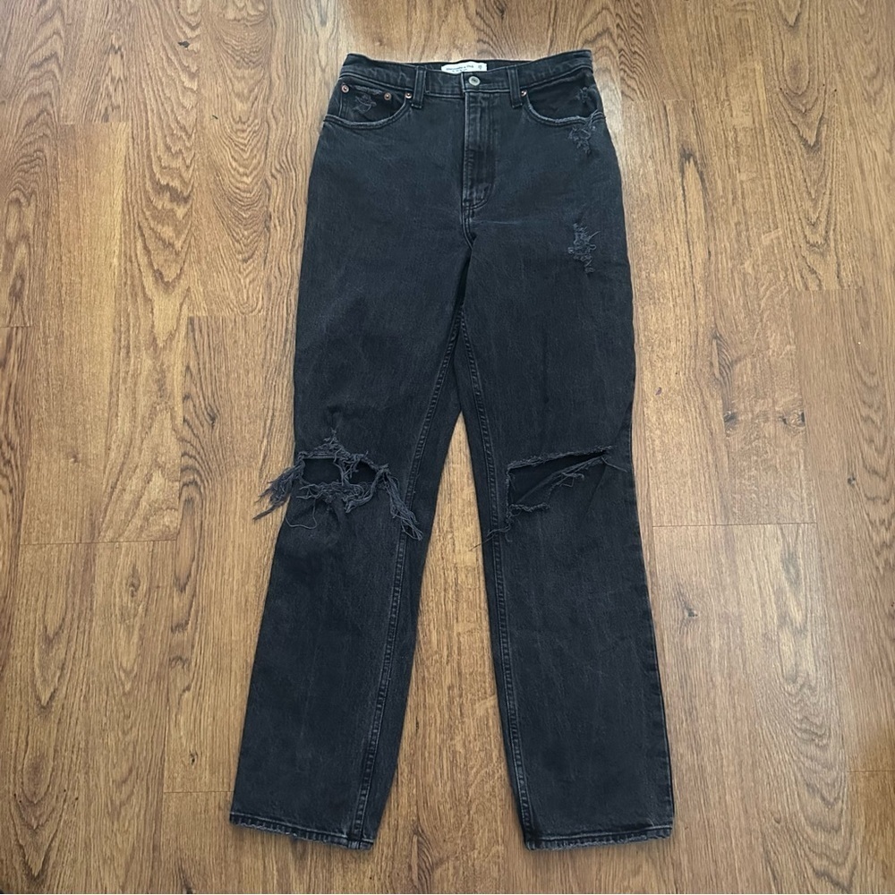 Abercrombie & Fitch The 90s Straight ultra high rise Black Distressed Jeans 26